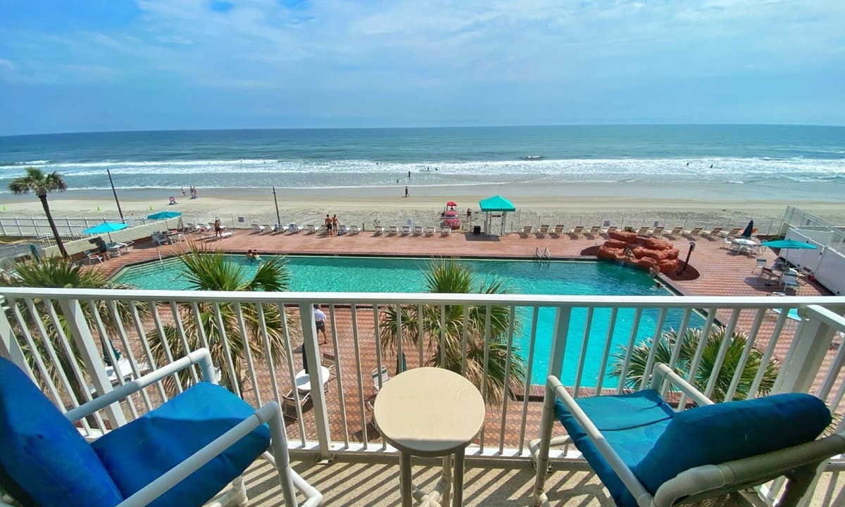 Lenox Park Condo | Beach Front Studios in Daytona Beach