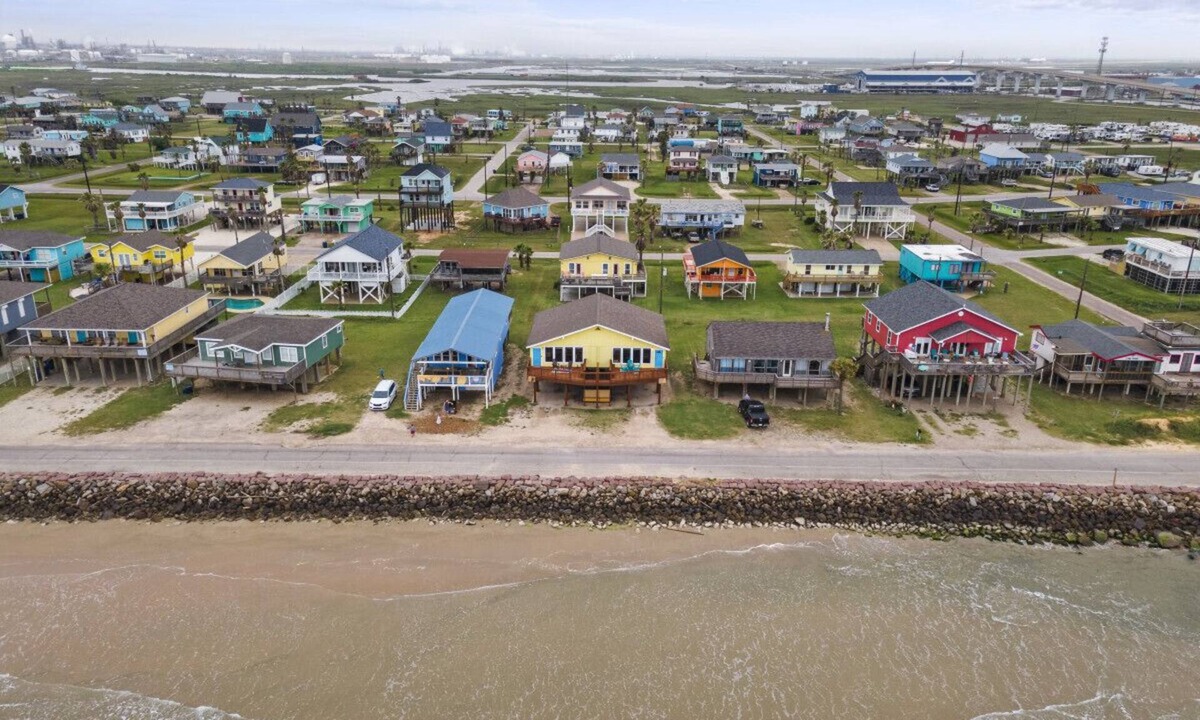 Surfside Beach Cottage | Beach House · Oceanfront 4BR, Peaceful, Cozy, Kids/Pet Friendly!