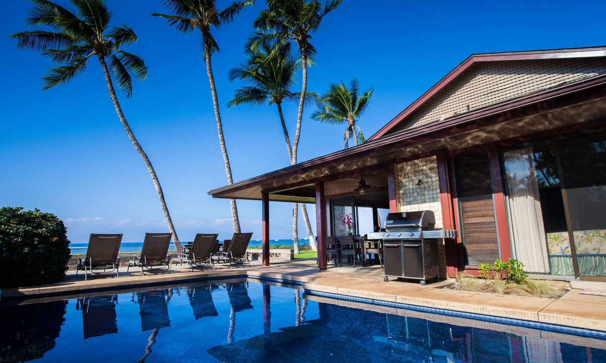 Historic Lahaina Front Street House | Beachfront private home with Pool- Four bedroom/five bath & Master Suite