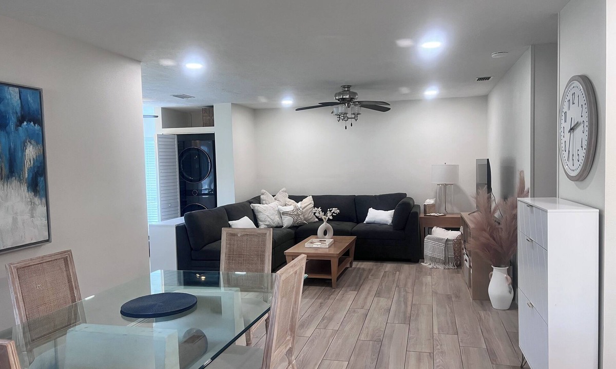 Siesta Key Villa | Beachy 3-bedroom Villa on Siesta Key with WiFi, AC