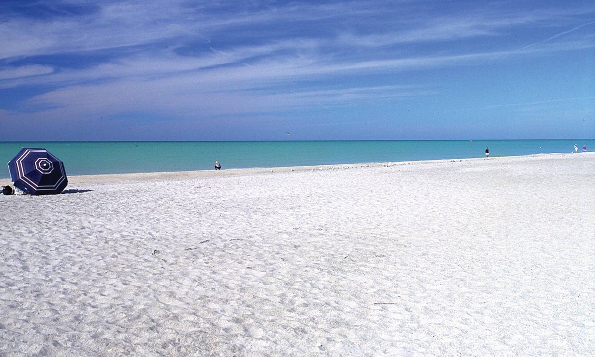 Englewood Cottage | Beachy Cottage Minutes from Manasota Key – Relax & Unwind
