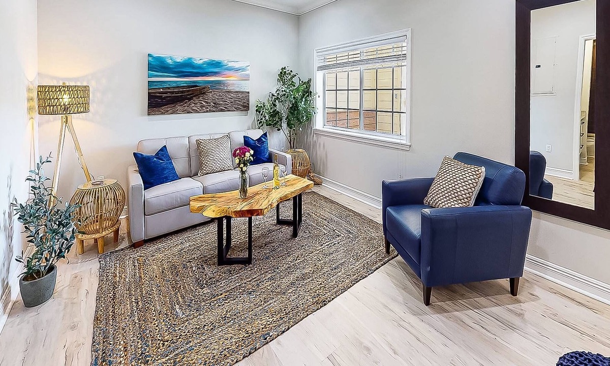 Siesta Key Condo | Beautiful Condo on Siesta Key, Walk to Gated Beach Access, Renovated & Modern, Heated Pool/Hot Tub