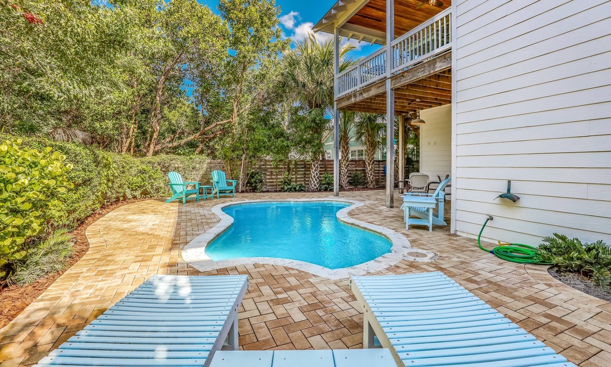 Anna Maria Cottage | Beautiful Guest House Near the Beach with Private Pool!