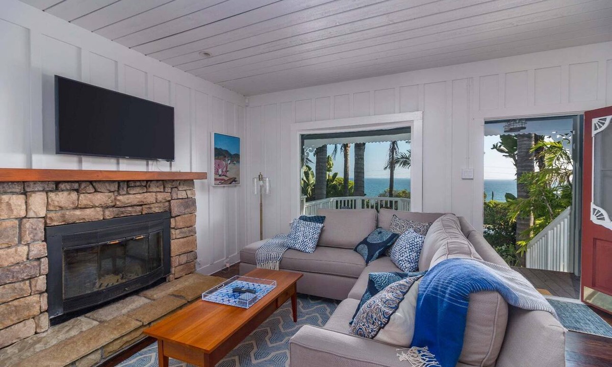 Summerland House | Beautiful Ocean View Superb Home Summerland Lillie by the Sea