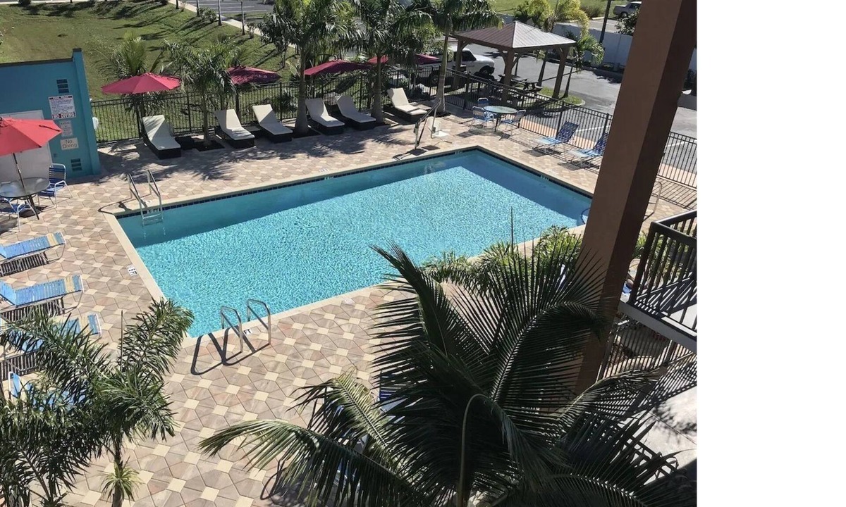 Bayou Oaks House | Beautiful Sarasota! Aaah!-Relaxation,Joy,Peace & Fun!