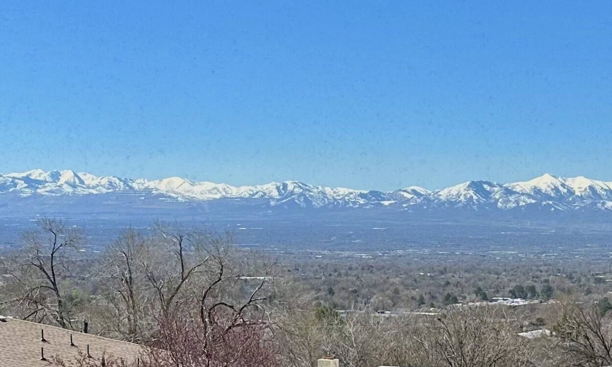 Salt Lake City House | Beautiful View, Quiet & Convenient Location near U of Utah, Shops, Skiing, More!