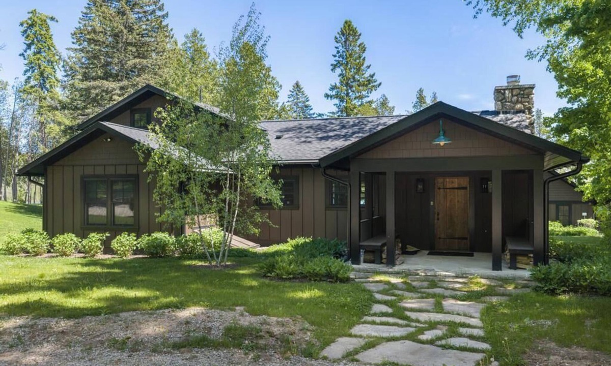 Bay Harbor Cottage | Beautifully remodeled Walloon Lake Cottage!