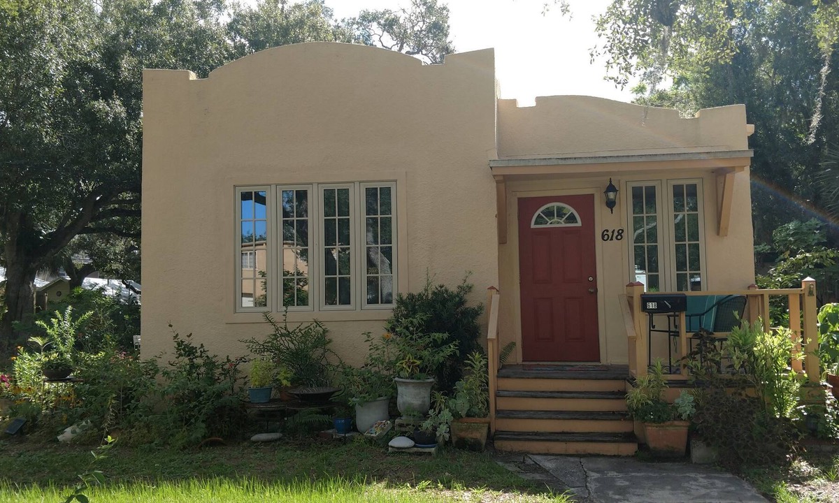 Gillespie Park House | Beautifully Restored Mediterranean Revival 1920s Home Close to Downtown Sarasota