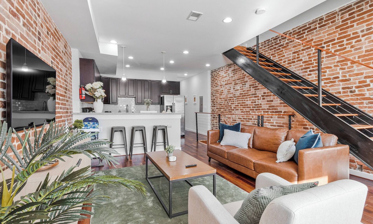 Bloomingdale Condo | "Bella Vista" Home for 12 Guests with Rooftop View over the Capitol