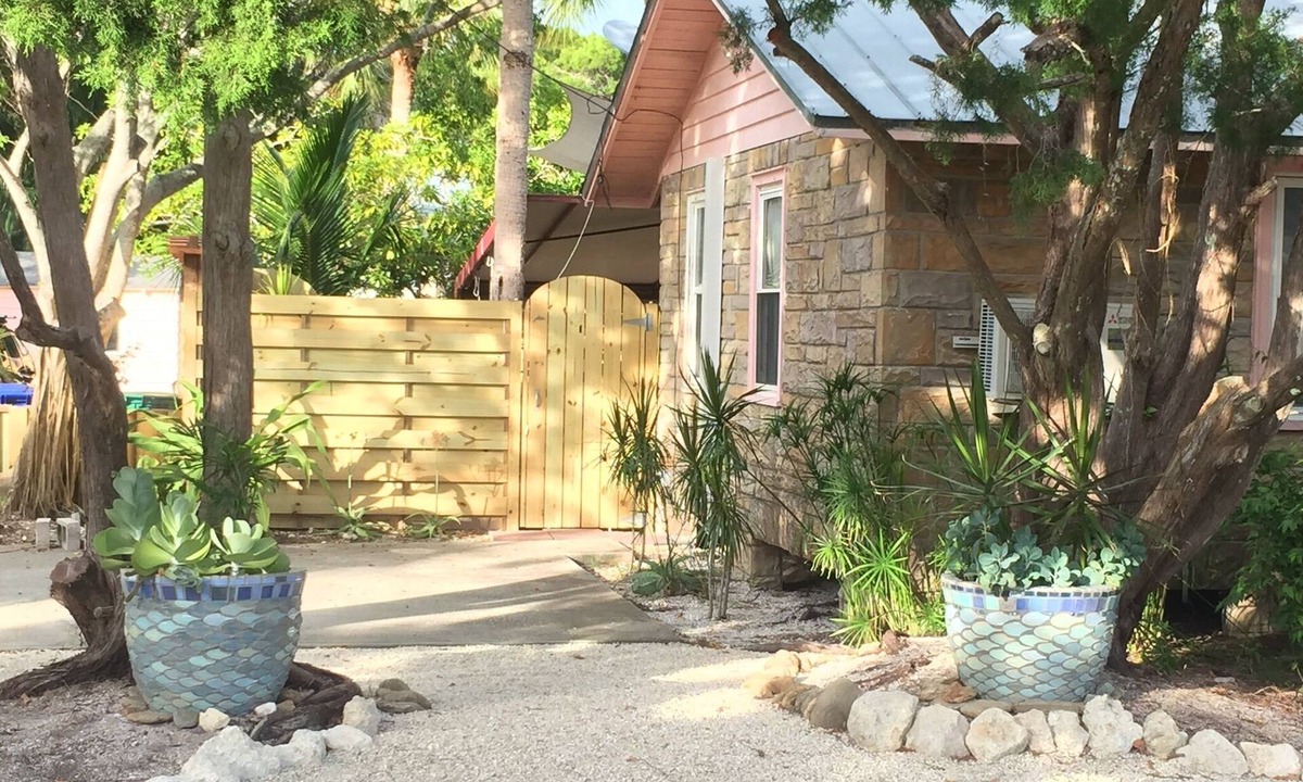 Whitney Beach Cottage | Bikini Top Cottage in the historic village of Longboat Key