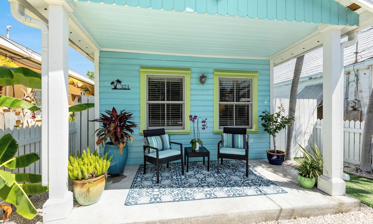 Old Town Cottage | BLUE BIRD ~ Adorable 1 BR, 1 Ba Conch Cottage in Bahama Village!