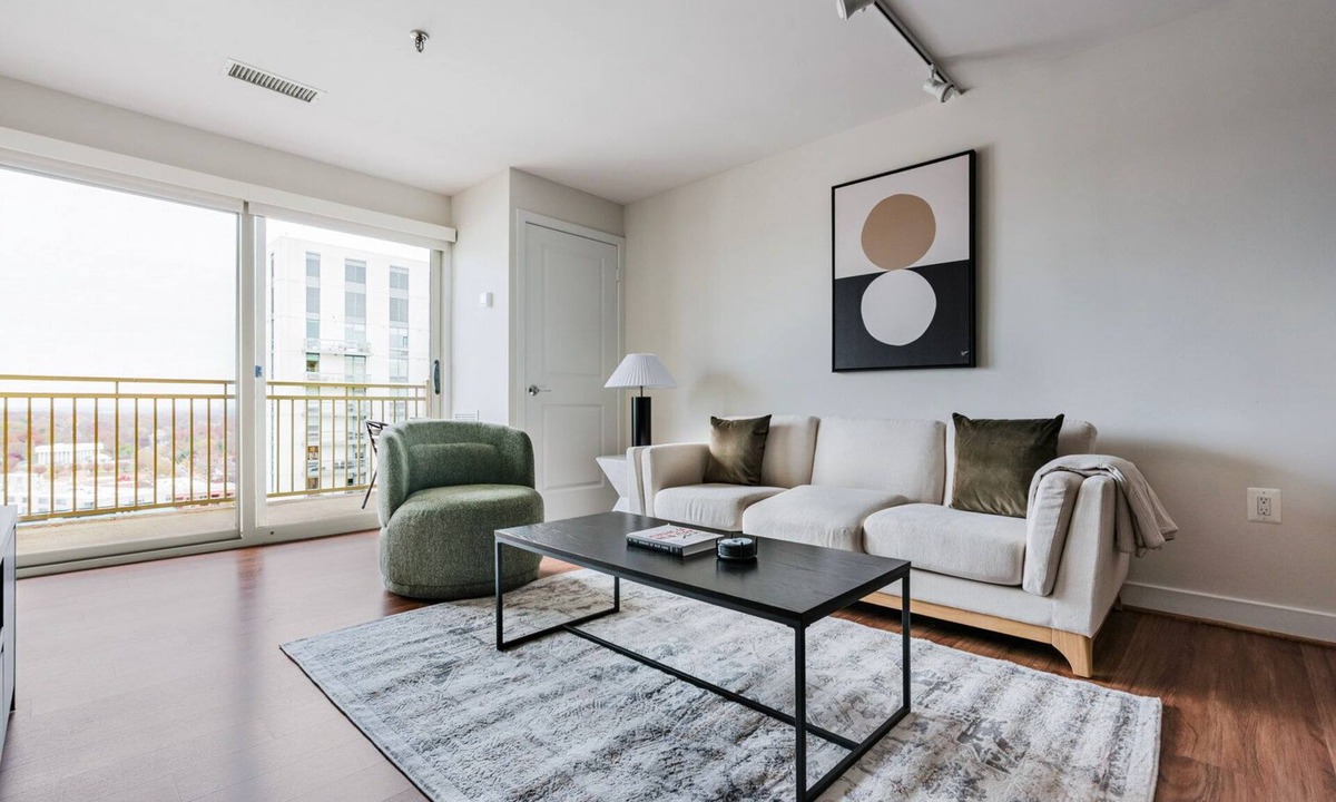 Ballston Apartment | Blueground | Ballston, fitness center, nr Arlington National Cemetery