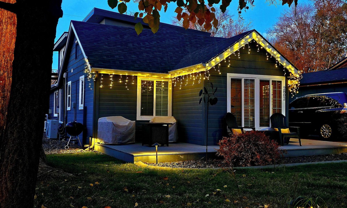 Veterans Park House | Boise Whitewater Cottage *Bike to town and bike to Boise River and Greenbelt using our 2 provided bikes. Your stay puts close to downtown Boise and the Greenbelt.right in the middle of everything that Boise has to offer.
