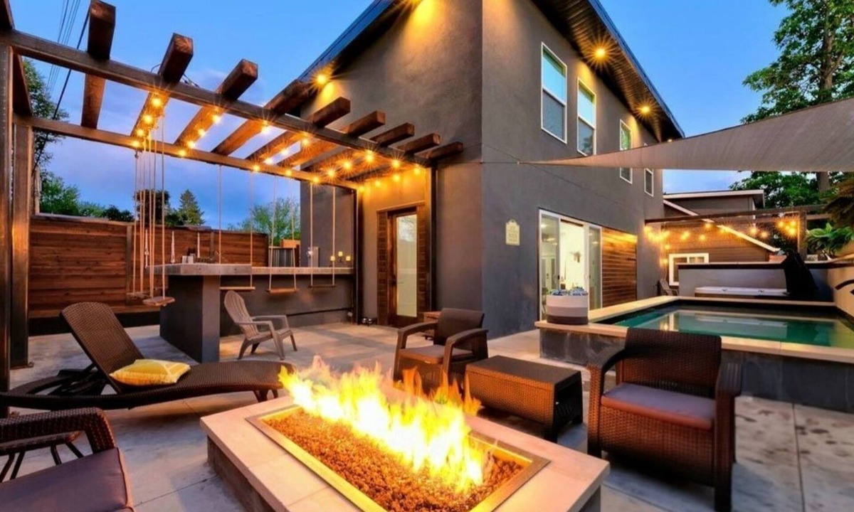 Veterans Park House | Boise Whitewater Villa Heated Pool and Spa and only 3 blocks from the pristine Boise Whitewater park and Greenbelt!