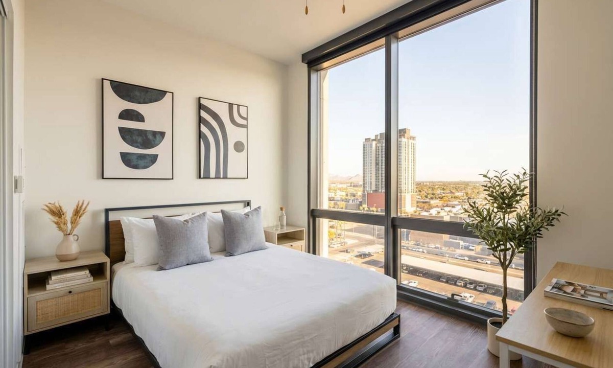 Evans Churchill Apartment | Boulevard Stays Studio Retreat Pool & Gym Included 1