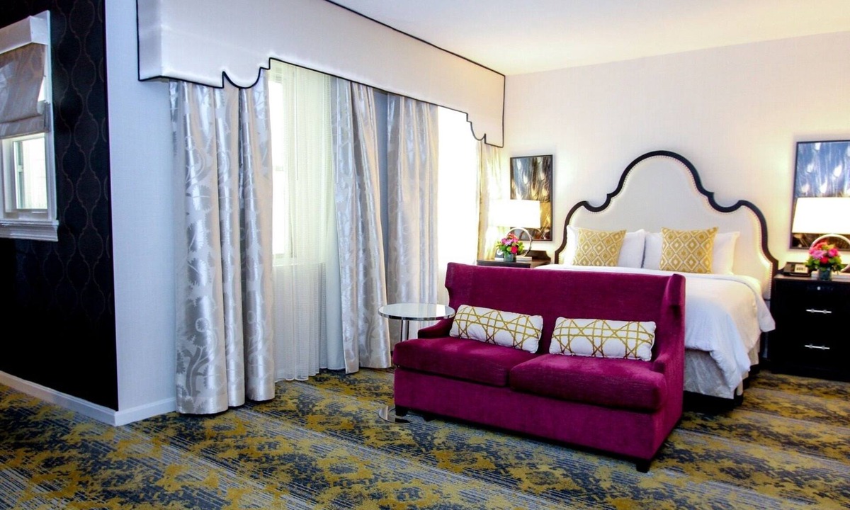 Kalorama Heights Hotel | Boutique Charm Junior King Suite Perfect for Couples Visiting Historic DC Sites