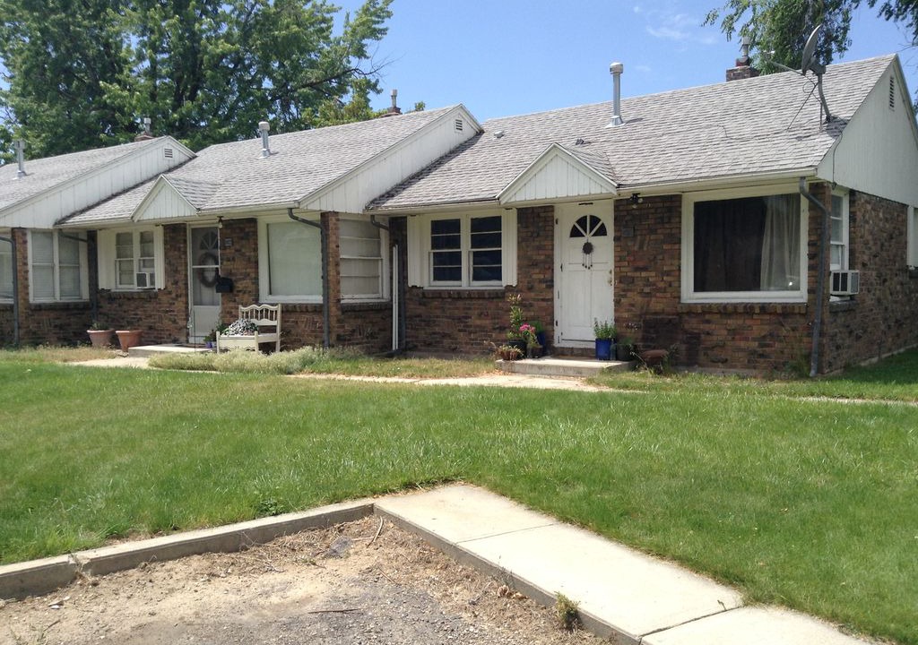 Depot Bench Apartment | Brick Cottage Apartment ~ Really Quiet And Peaceful At Night