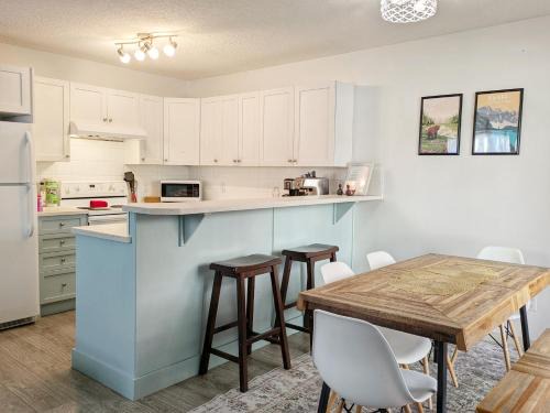 Radium Hot Springs House | Bright 3 bed 3 bath House in Radium Hot Springs