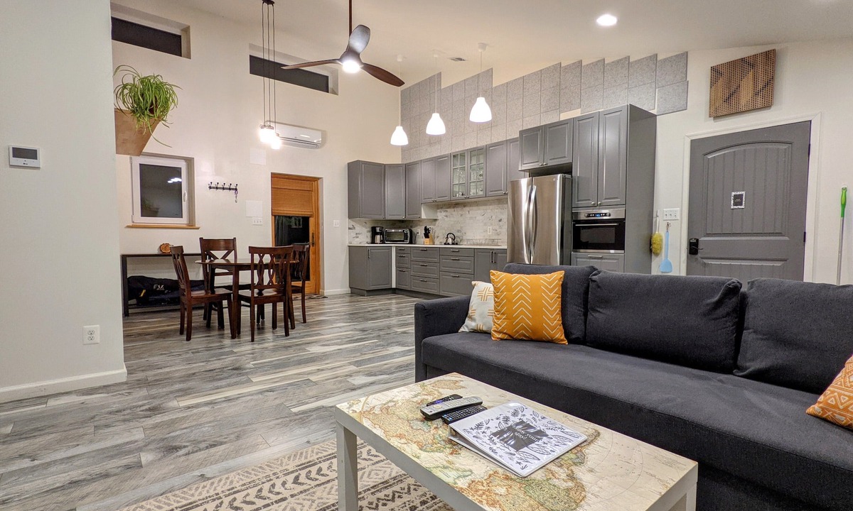 Midland Apartment | Bright and peaceful apartment on a 14 acre farm