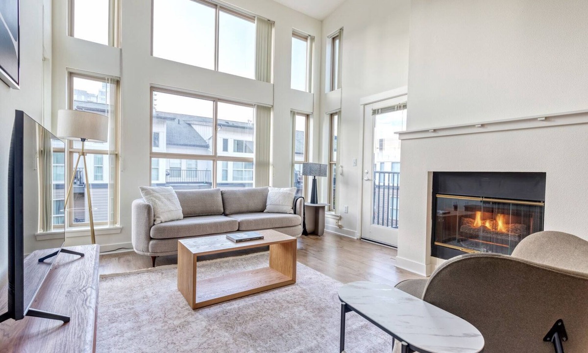 Northwest Bellevue House | Bright Bellevue 1BR w/Courtyard & W/D, close to shopping, by Blueground