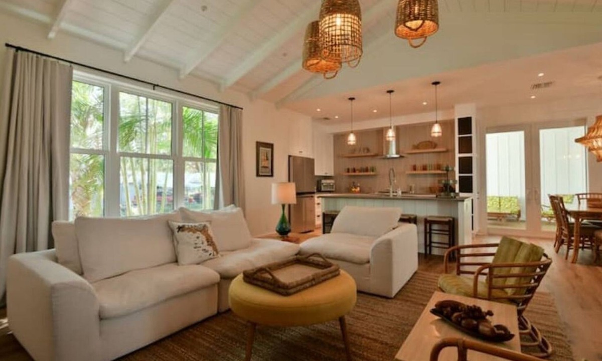 Osprey Village House | Bright & Comfortable Florida Cottage, Within 15 Min to Siesta and Nokomis Beach