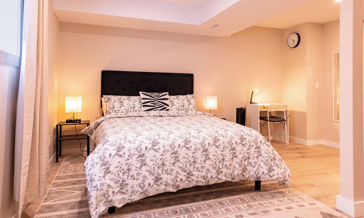 Southeast Calgary House | Bright Riverbend Getaway | Close to Stampede Grounds and DownTown