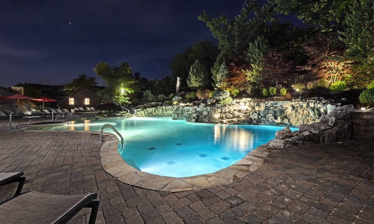 Lampe House | Bring Your Boat! Lakefront Dock & Slips Mini Golf & Pickleball Pools