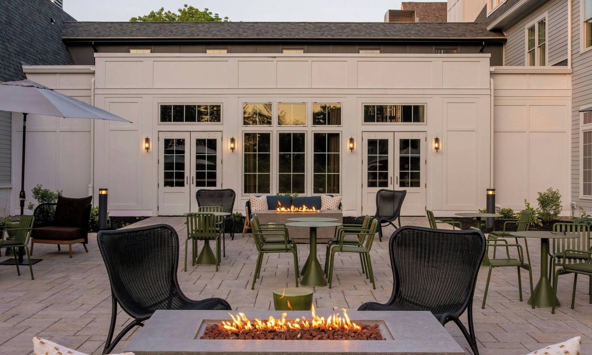 Saratoga Springs Hotel | Brookmere Saratoga, a Tribute Portfolio Hotel