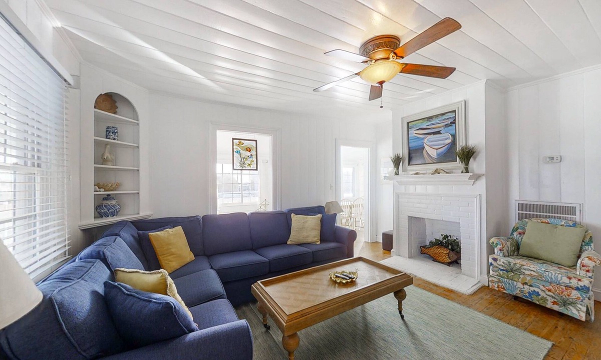 Atlantic Beach Cottage | Bullard Cottage: In the heart of Atlantic Beach w/ocean views