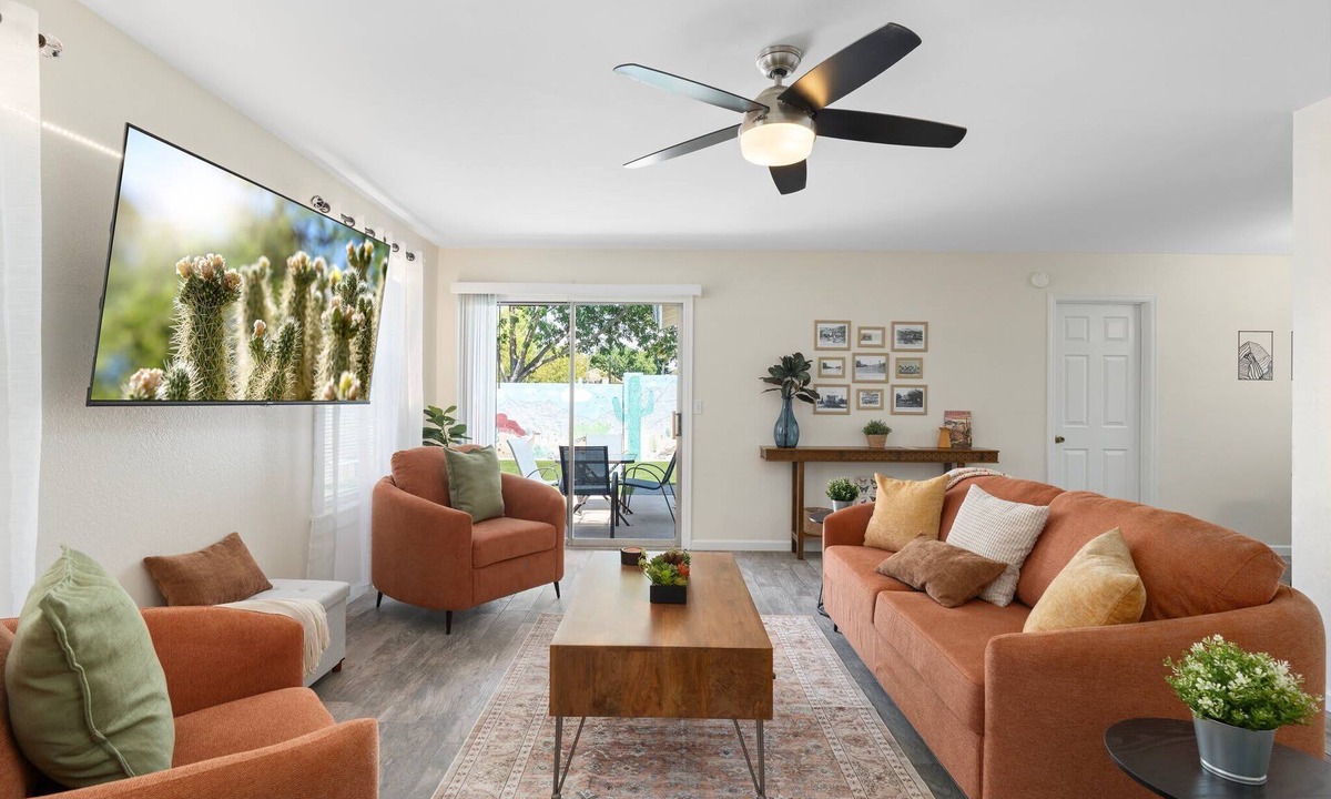 Mesa House | Button Bungalow, Spring Fun & Golfing, Hot Tub,BBQ
