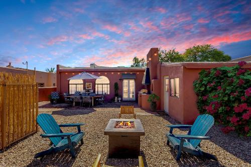 Sam Hughes House | Cactus Cavern - Charming Basement Studio Guesthouse 2 Blocks from UofA