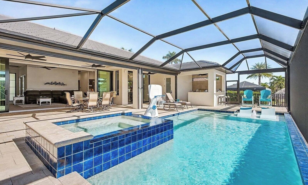 Pelican House | Cape Coral Beauty 4 BR/3BA - Boater's Paradise w/Sunset Dreams! (Boat Available)