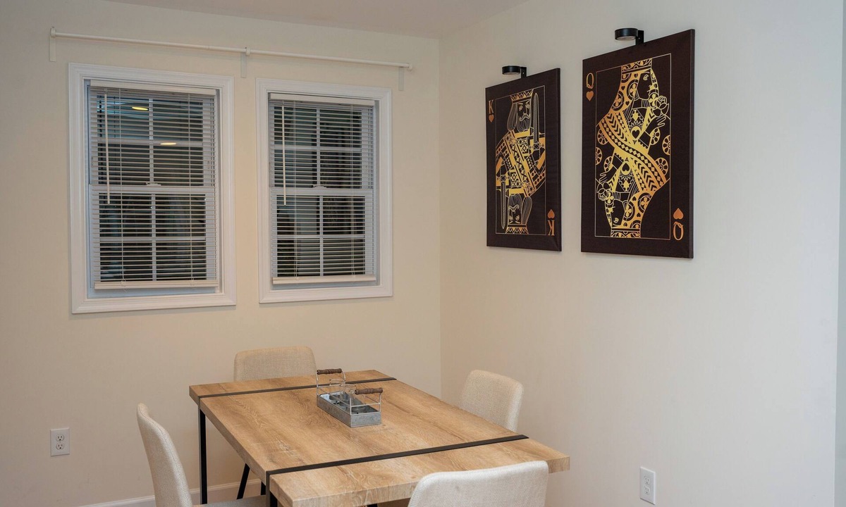 Rockville House | Charming 2-bedroom house in wonderful Rockville with AC
