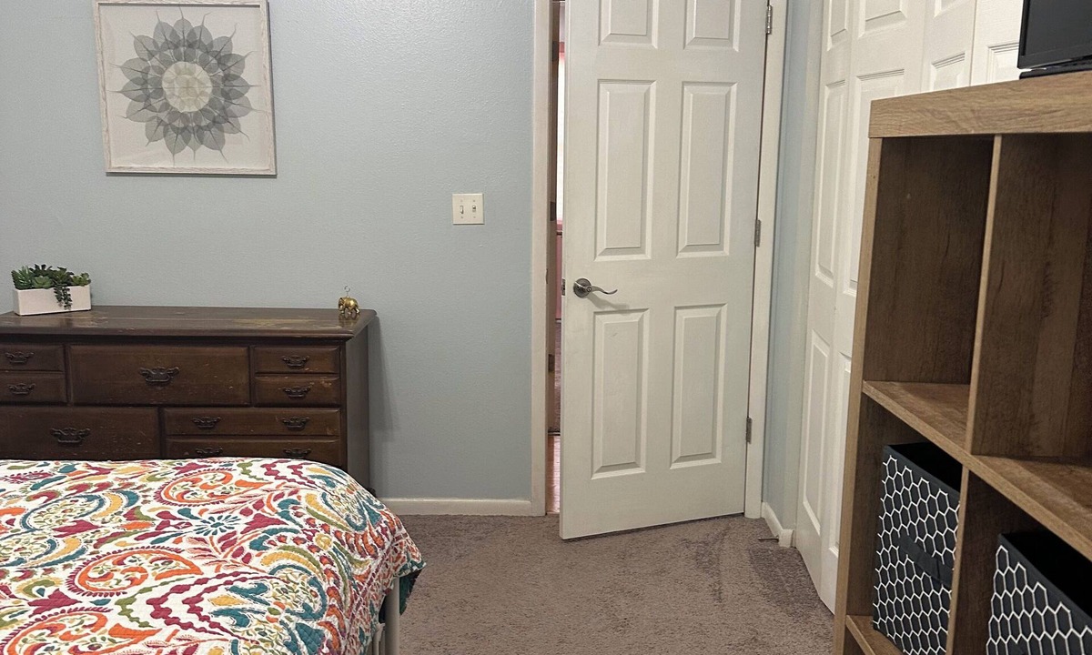 Clearwater House | Charming 2-bedroom townhome with WiFi, AC in Clearwater close to the beach.