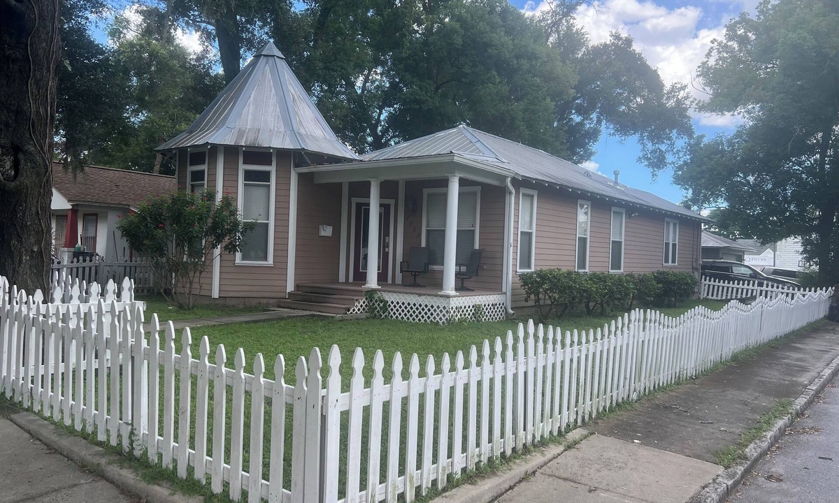 Tampa Heights Villa | Charming 2-bedroom villa in amazing Tampa with AC, WiFi
