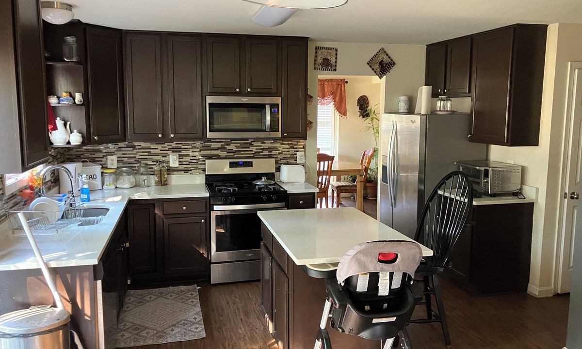 Stafford House | Charming 3-bedroom house with WiFi and AC in delightful Stafford