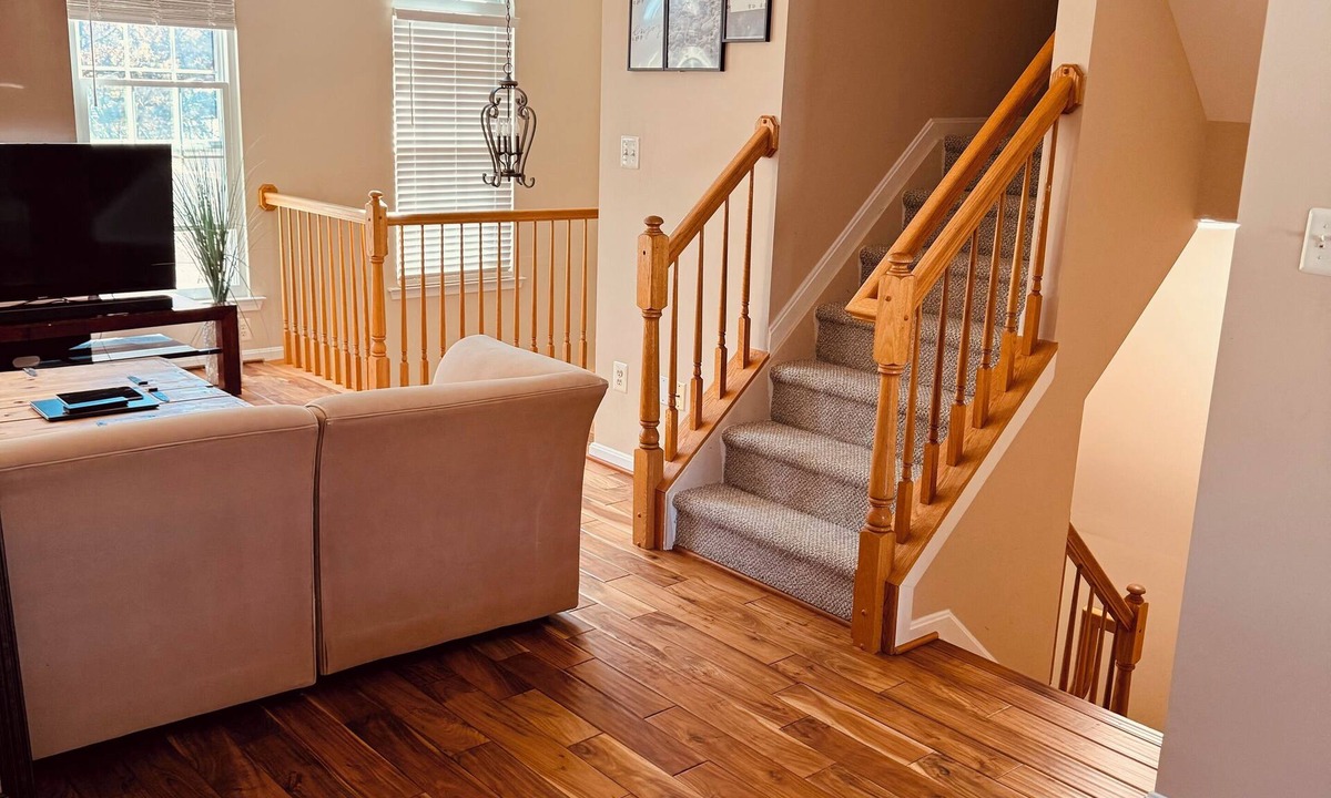 Laurel House | Charming 3-bedroom townhome with WiFi Parking and AC in Laurel