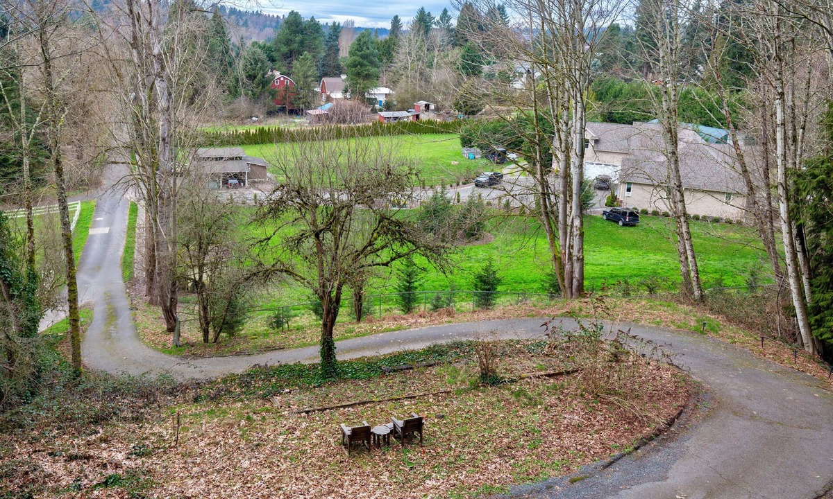 Woodinville Cabin | Charming 3-bedroom cabin in Woodinville with AC, WiFi