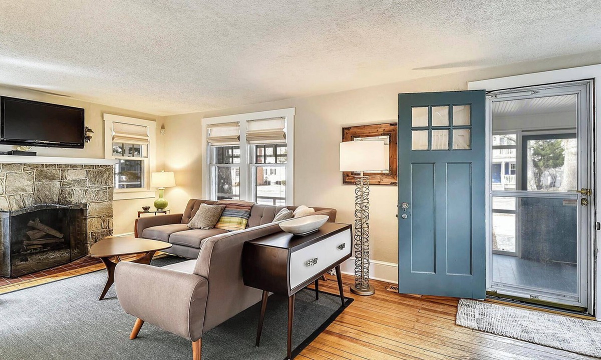 South Rehoboth Cottage | Charming 5BR Coastal Cottage–Steps from Rehoboth Beach, Dog-Friendly&Fenced Yard