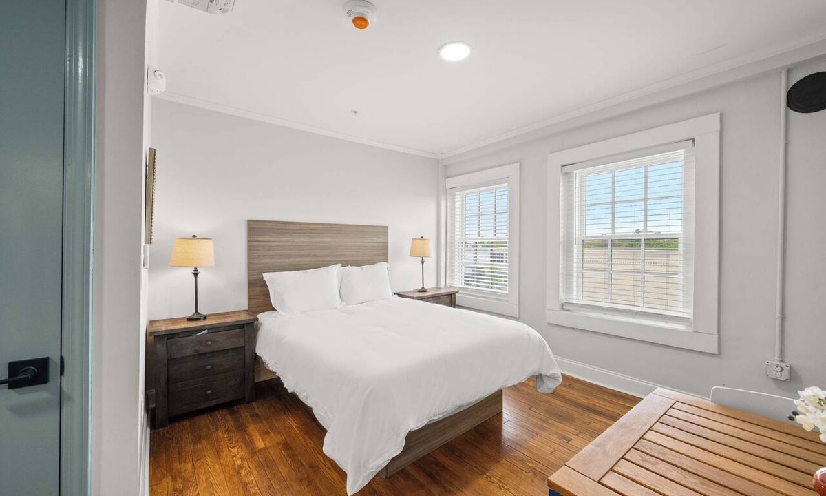 Conway Condo | Charming Conway Loft in Downtown Conway