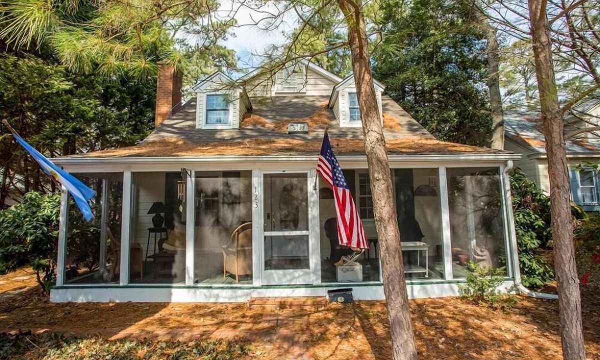 South Rehoboth Cottage | Charming Dog-Friendly Coastal Cottage: Steps to Beach, Boardwalk & Town!