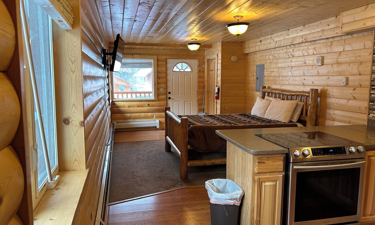 Cooper Landing Apartment | Charming Studio in Cooper Landing – Close to Trails & Outdoor Adventures