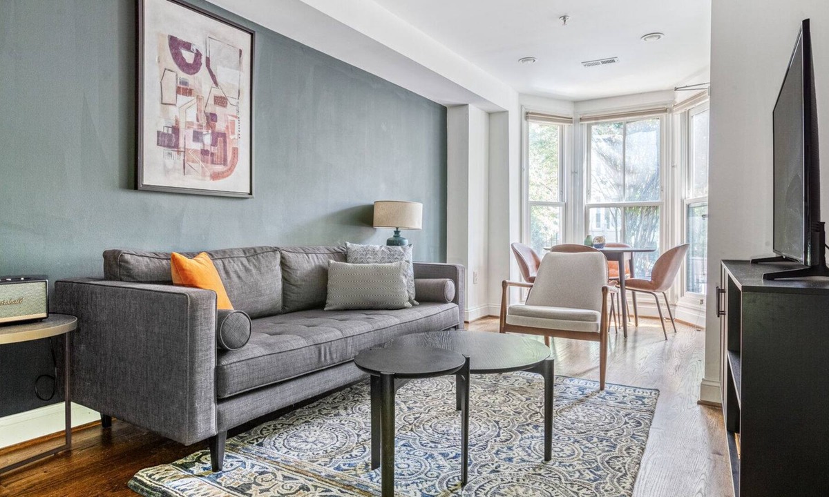 Dupont Circle Apartment | Chic Dupont Circle 2BR nr. U Street, Metro & Glen’s Mkt, by Blueground