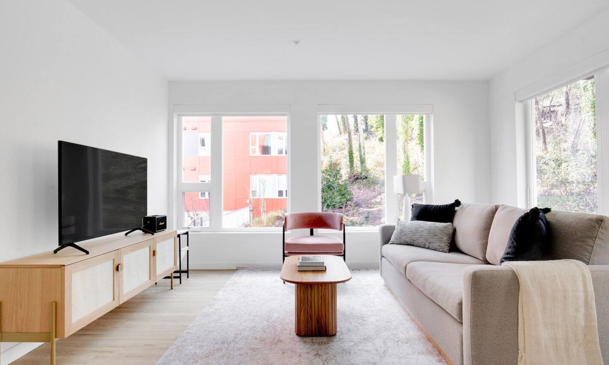 North Beacon Hill Apartment | Chic Mt Baker 2BR w/ Gym, Rooftop & W/D, near light rail, by Blueground