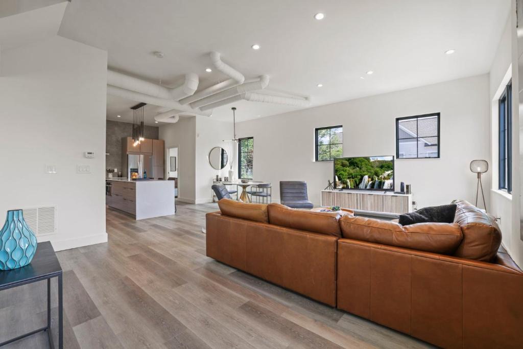Downtown Columbus House | Chic Retreats in Columbus