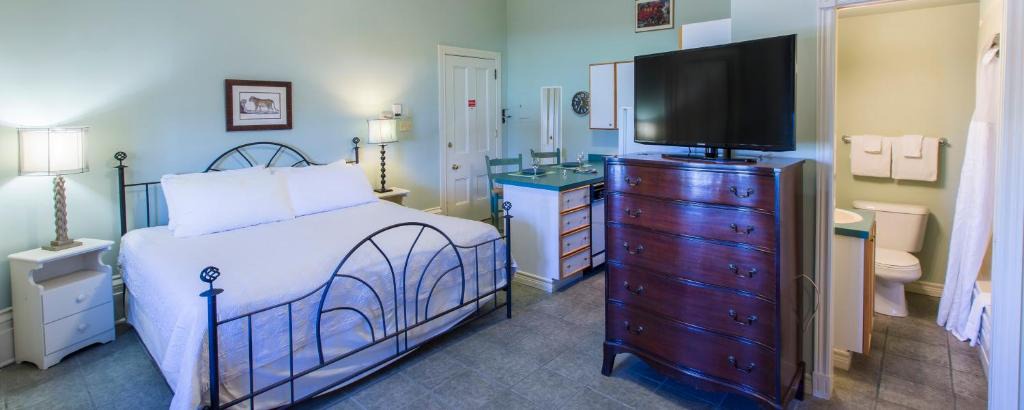 Saint John Apartment | Chipman Hill Suites -Yeats House