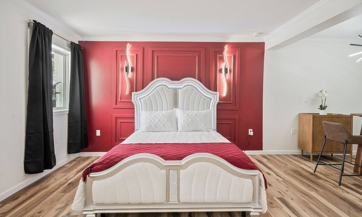 Kokomo Apartment | Clair de Lune Studio A Charming Kokomo Stay