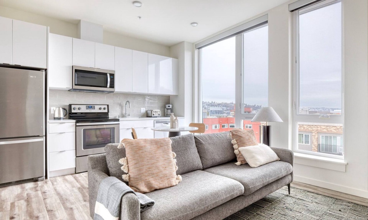 South Lake Union Apartment | Classic South Lake Union 1BR w/Gym & Lounge, nr shops, by Blueground