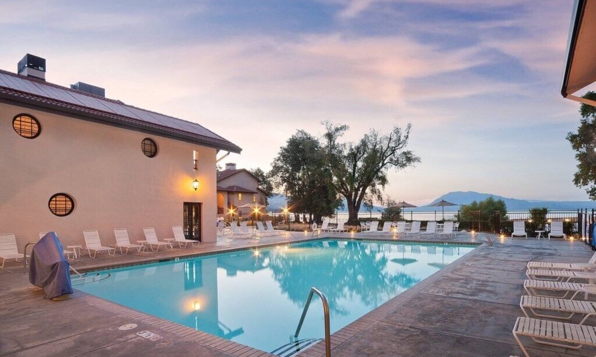 Nice Resort | Clear Lake | Lake Retreat | Pool + Lake | 2BR
