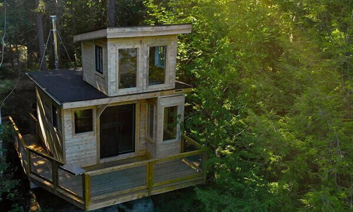 Saint-Faustin-Lac-Carre House | Cliffside treehouse, upper floor bedroom, lake view | Lodging #17